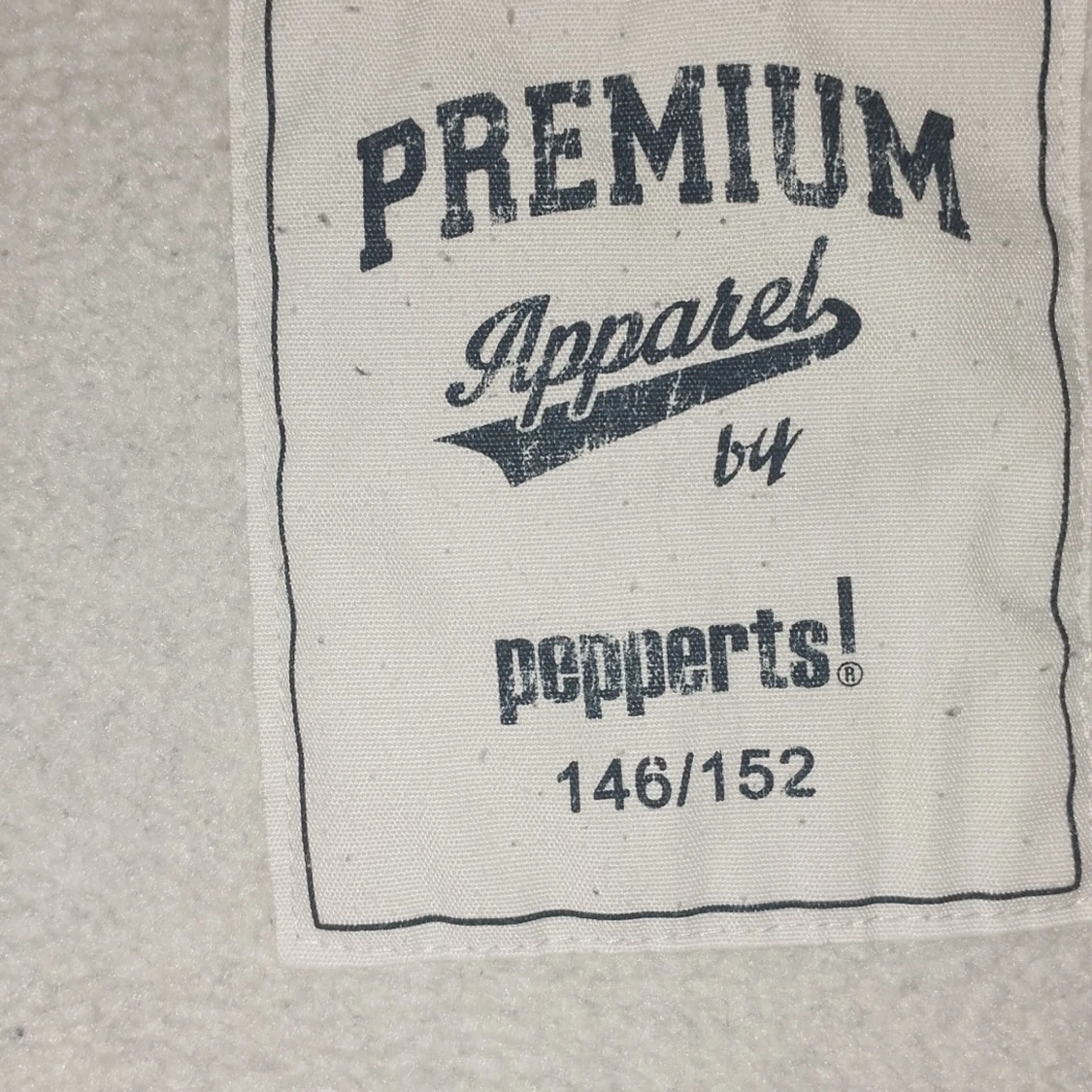 Grå hoodie från Pepperts med tryck - 3