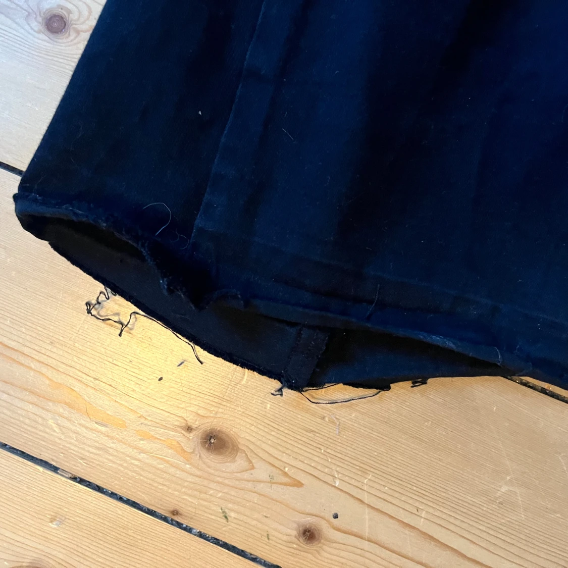 Svarta bootcut byxor - 3