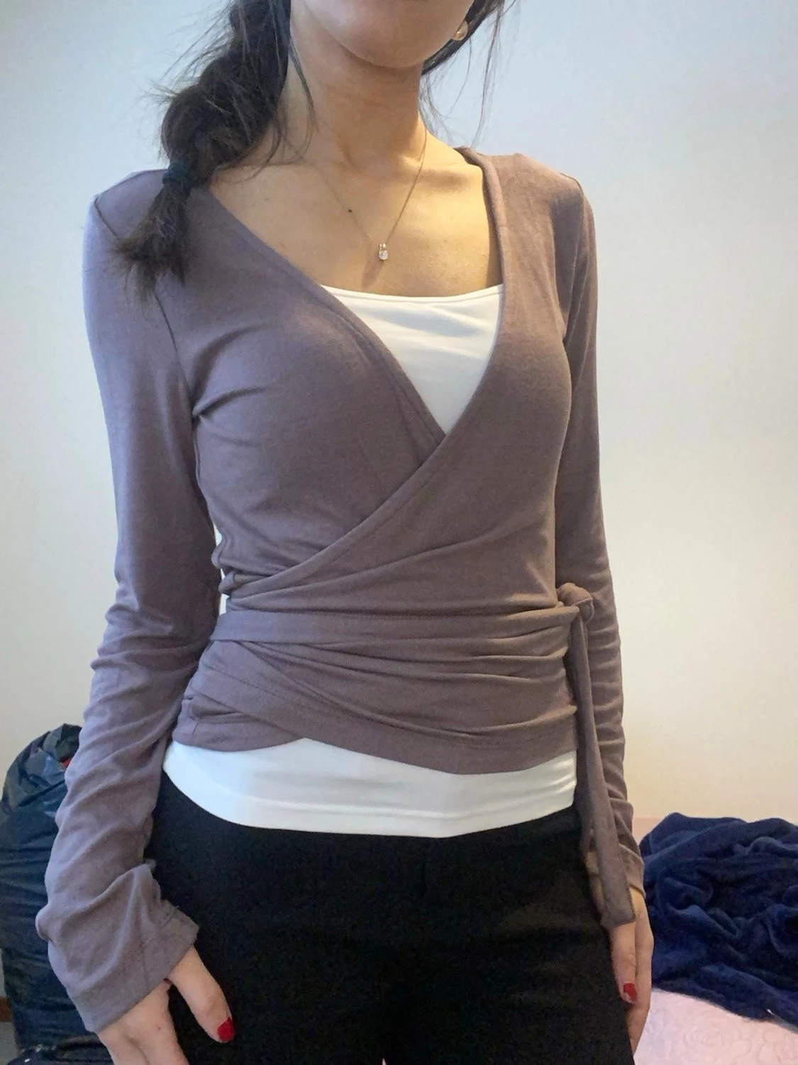 Ljusbrun omlottopp med knyt