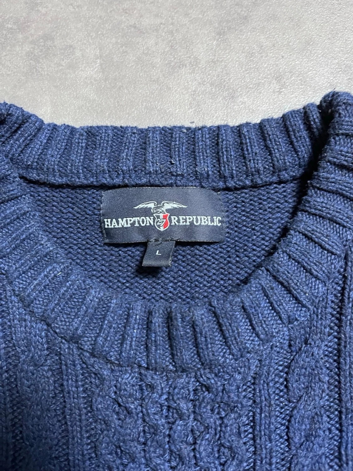 Marinblå kabelstickad tröja L - 1