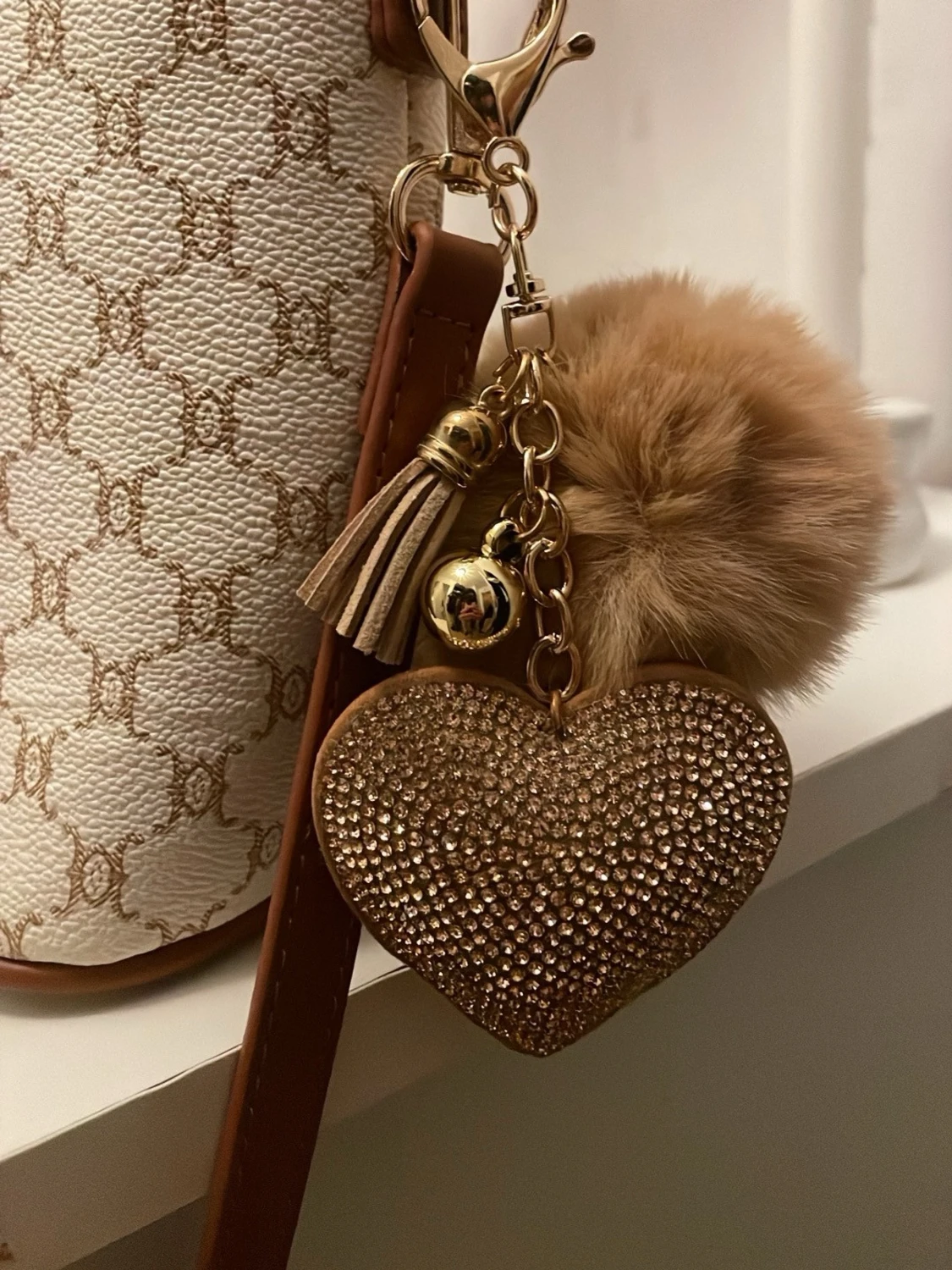 Elegant Vit & Beige handväska med monogrammönster - 2