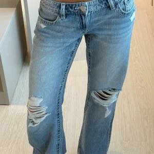 ENDAST BYTE S TILL XS - Vill gärna byta dessa jeans från gina tricot mot samma par byxor i XS. Hör av er om ni har jeansen i XS och skulle vilja byta mot mina som är i S.