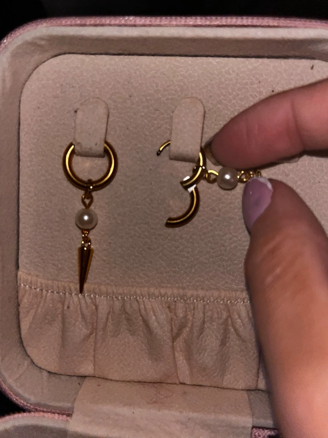 Guldörhängen med pärlor och spikes - 1