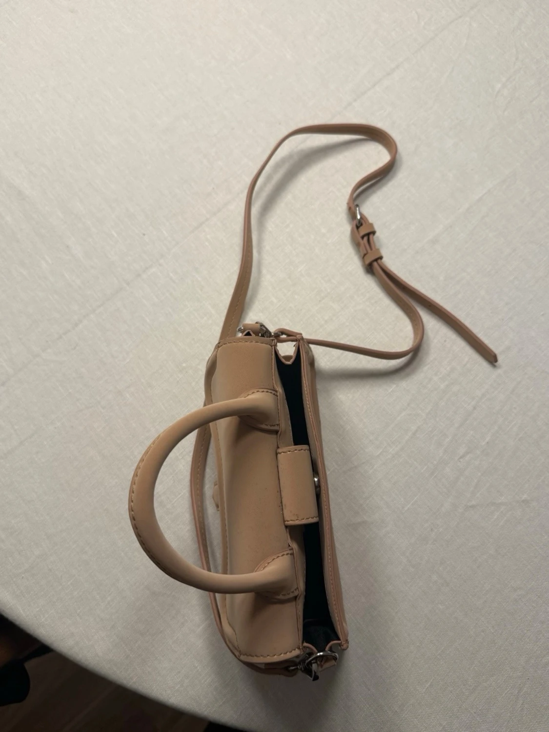 Beige handväska med axelrem - 2