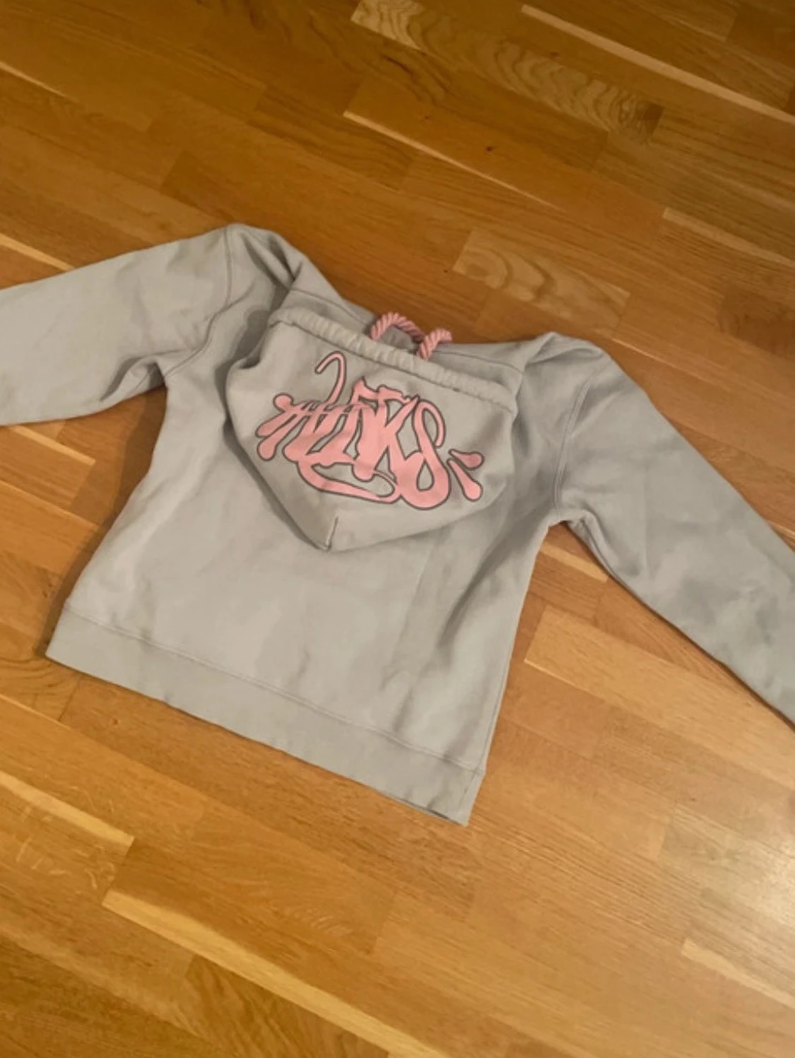 Syna world hoodie  - 2