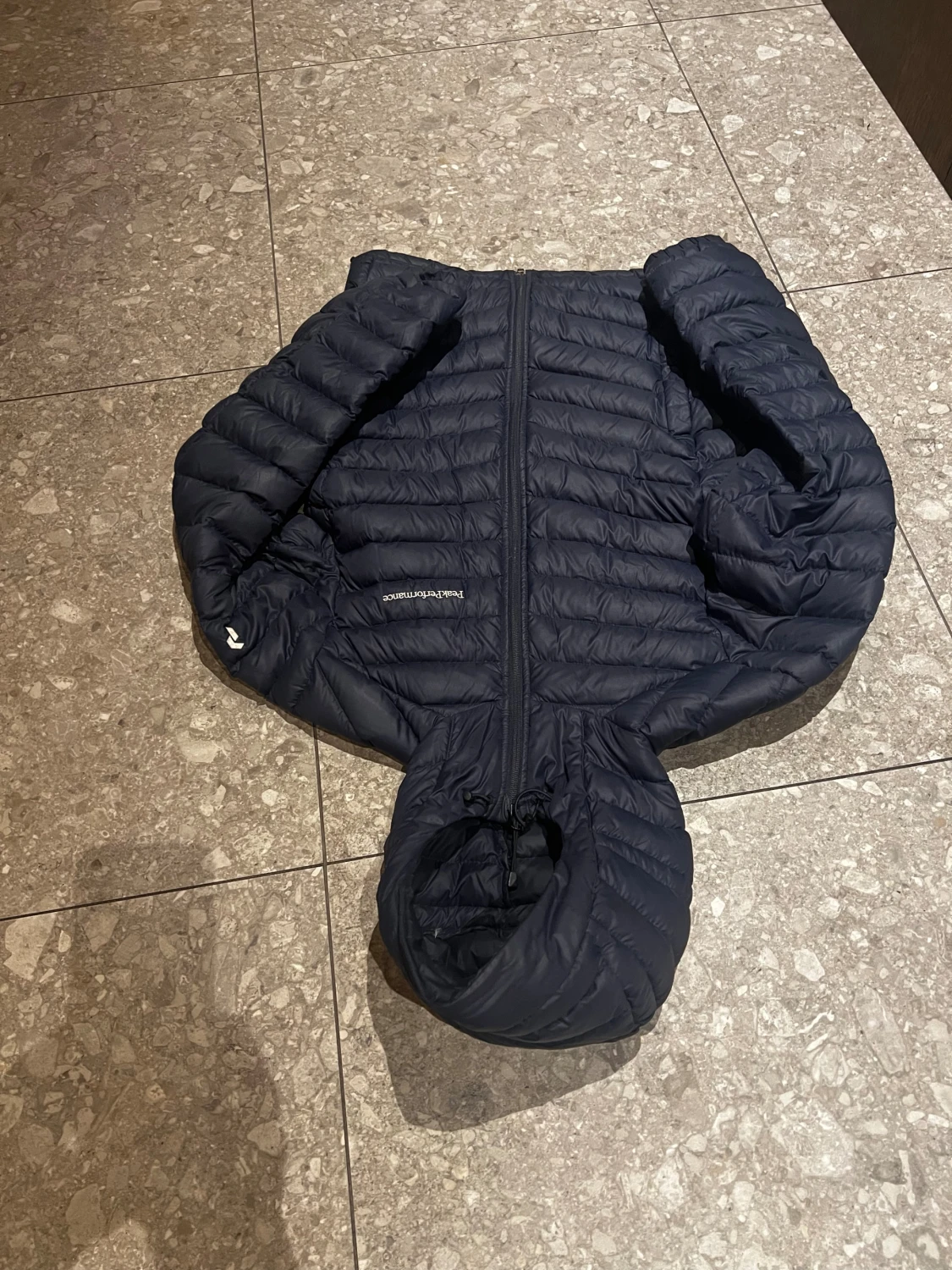 Mörkblå  Peak Performance Frost Down H – CNN lätt & varm dunjacka 🔥 - 1
