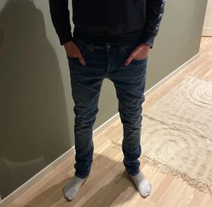 Dondup jeans - Säljer nu dondup jenasen storlek 29/32