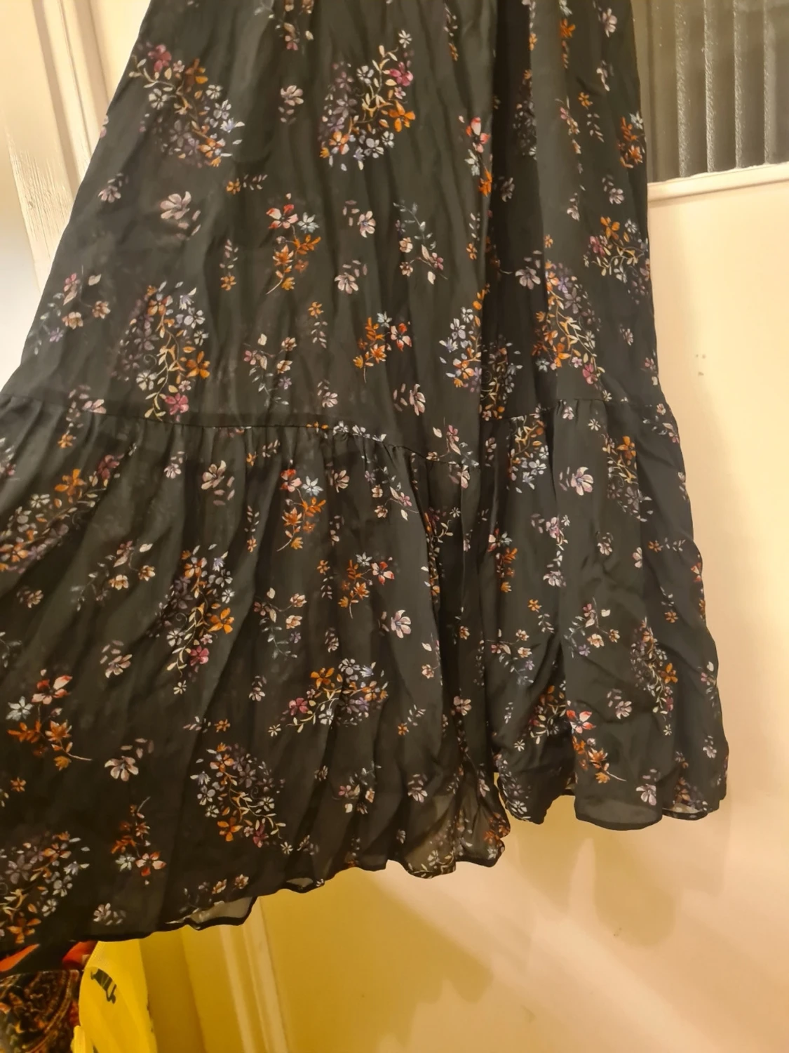 Svart blommig långklänning H&M - 1