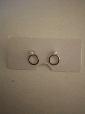 Örhängen silver - Helt oandvända örhängen med en liten pärla på toppen 💕