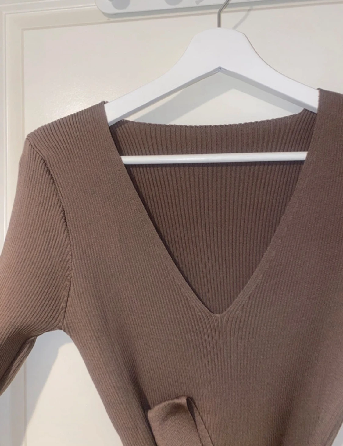 Klänning med band / bälte i midjan - 1