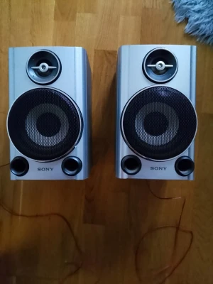 Högtalare Sony bra bas, bra diskanter - Syny högtalare, bra ljud bra bas och diskanter.