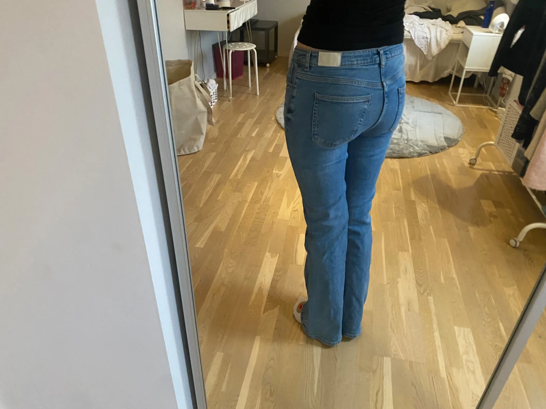 Blå bootcut jeans från Zara, strl 42 - 4