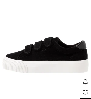 Even odd sneakers - Jättecoola svarta sneakers från even odd i bra skick!💕