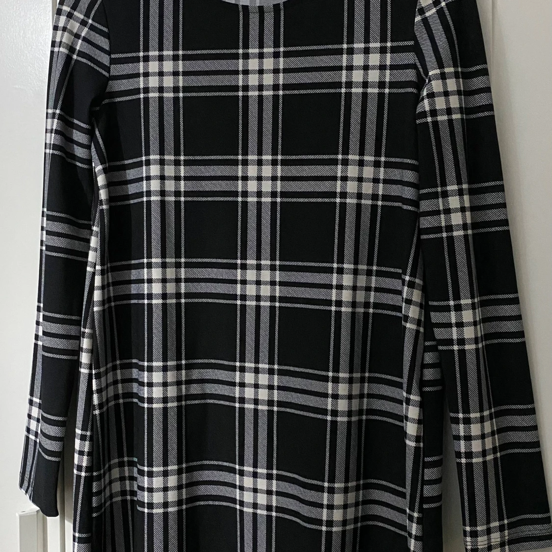 Svartvit rutig klänning från Mango