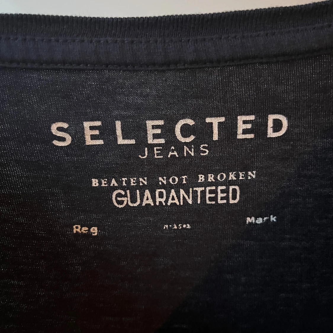 Mörkblå t-shirt - 2