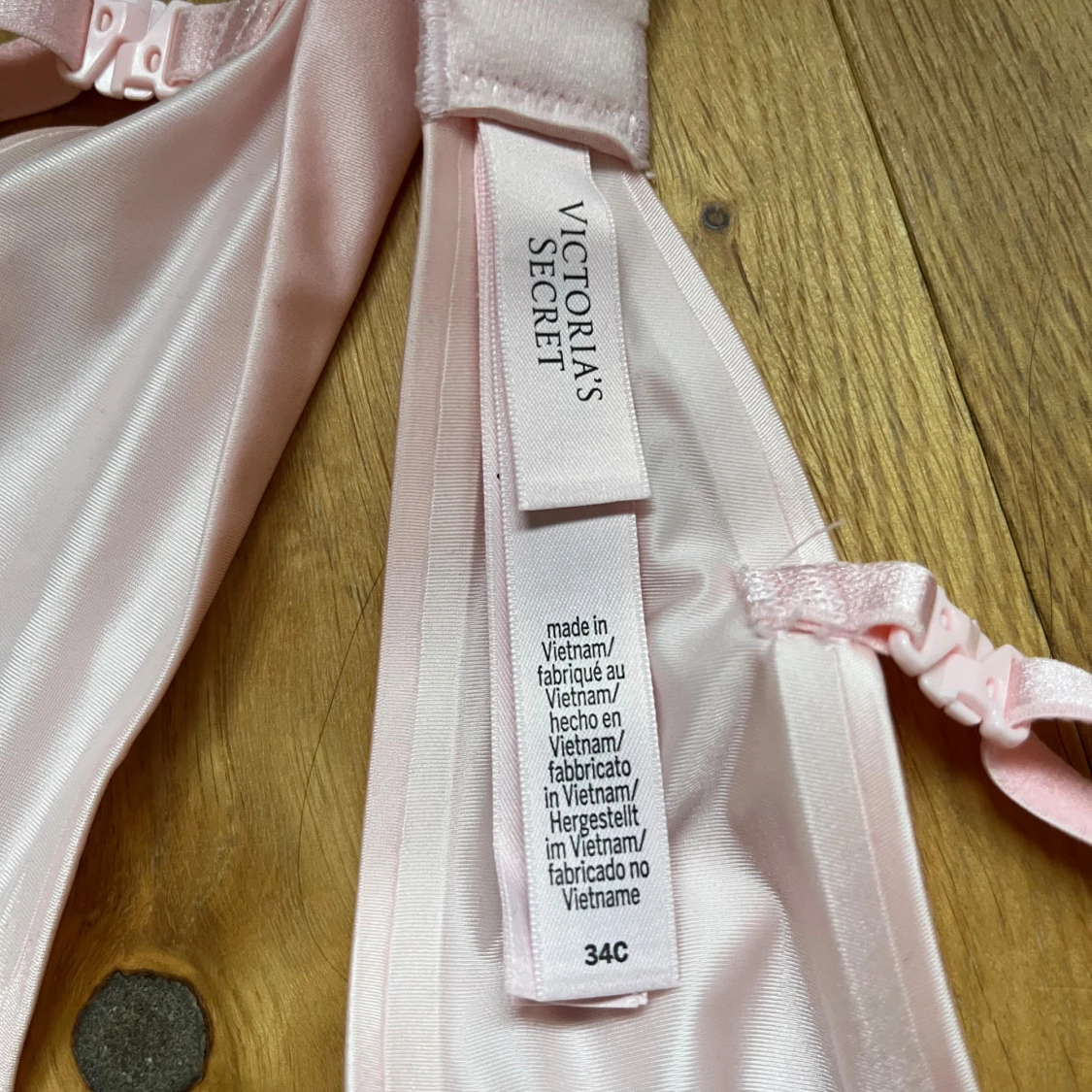Ljusrosa satin bombshell bh från Victoria's Secret - 2