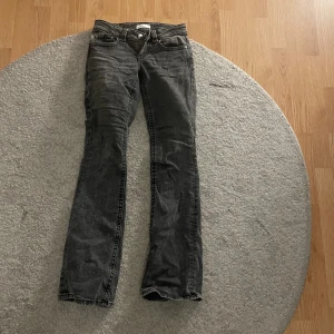 Low waist  jeans från Gina Tricot - Används inte längre 