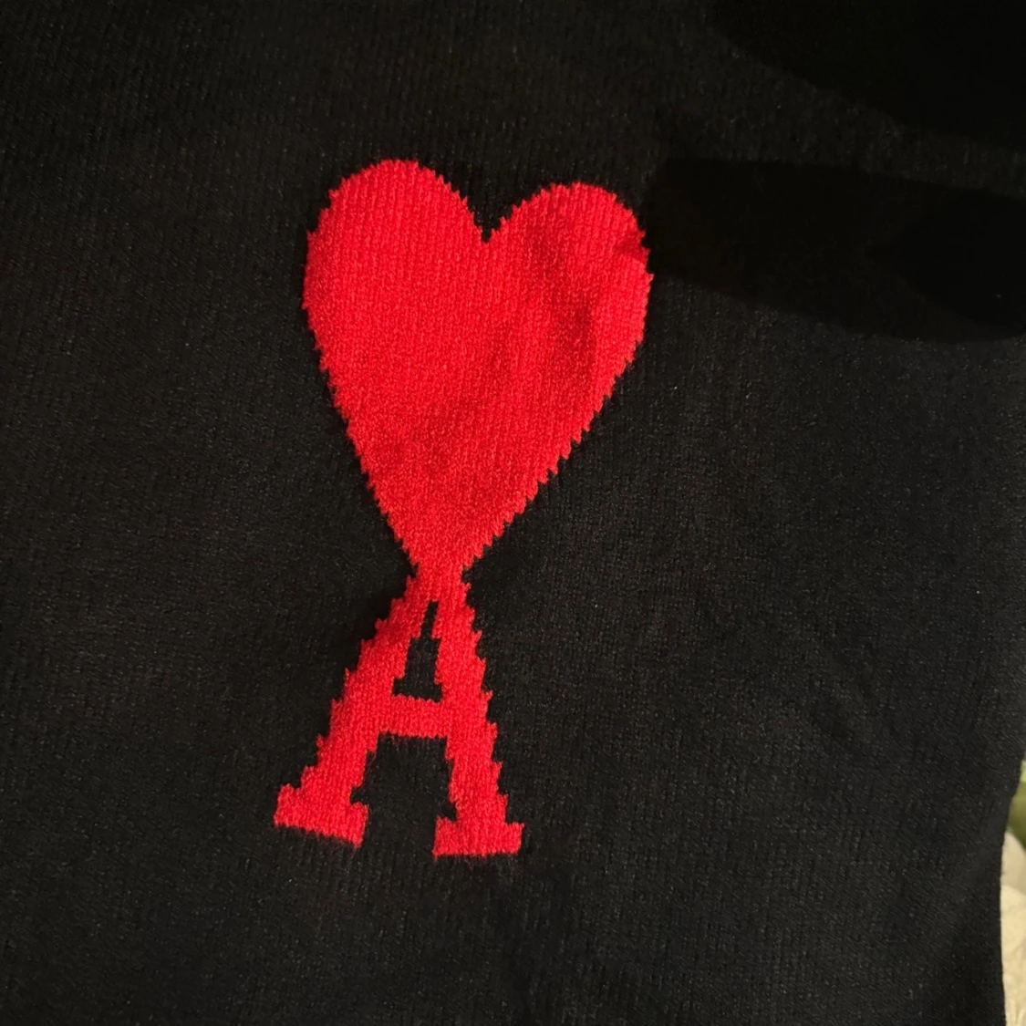 Svart stickad tröja från Ami Paris - 90