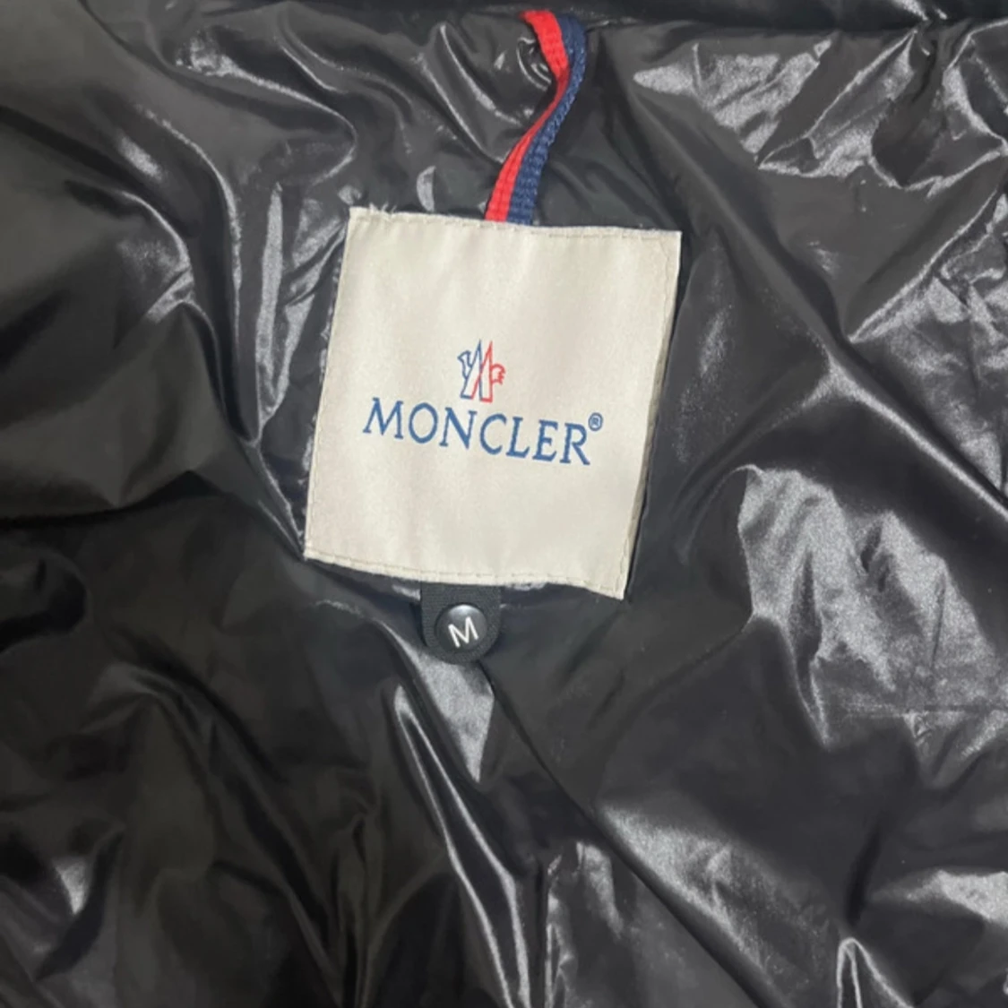 Svart Moncler Maya jacka  - 2