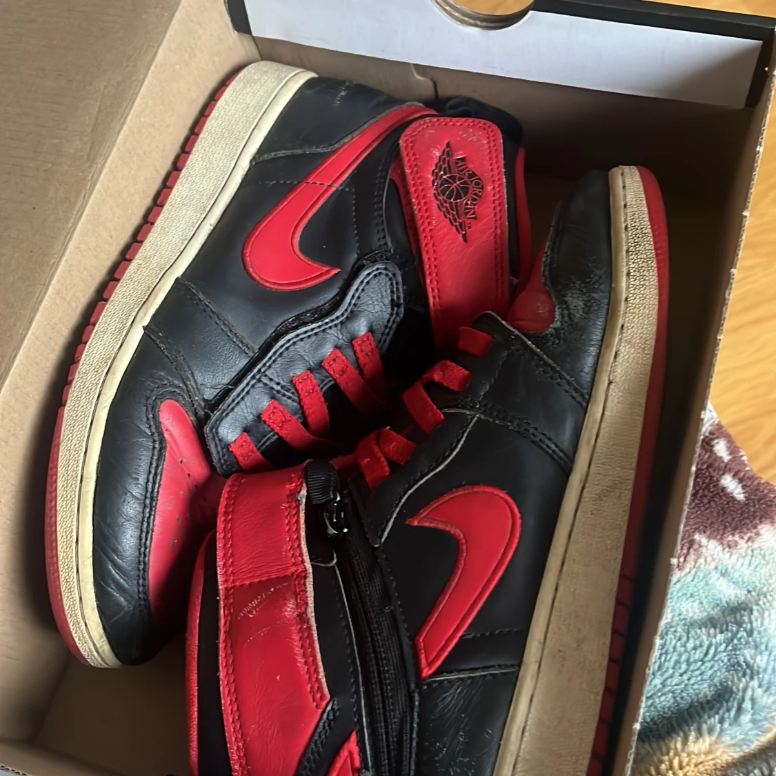 Nike Air Jordan 1 svart/röd high - 2