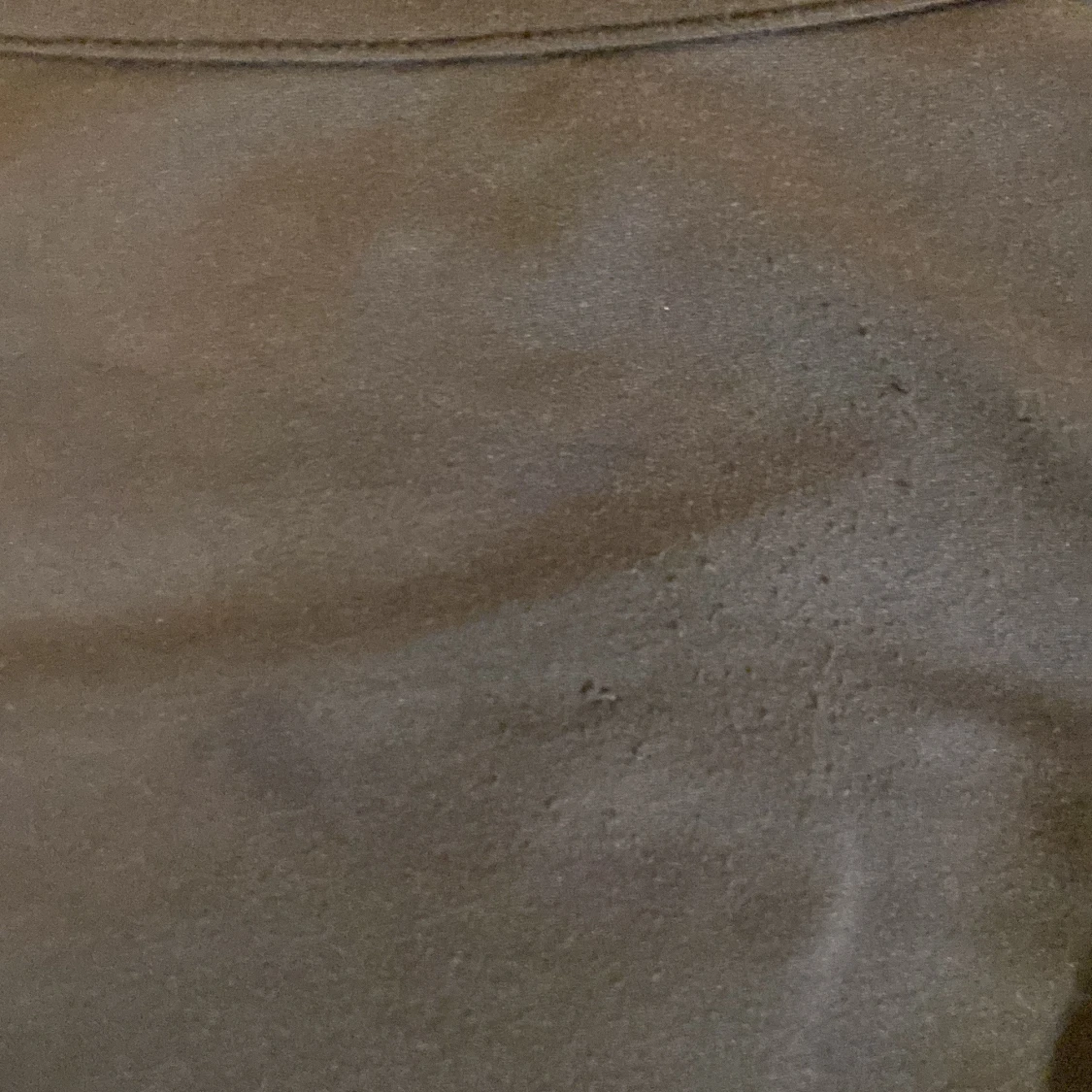 Svart långklänning med smala axelband - 1