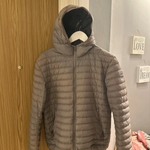 Grå colmar jacka med luva - Jättefint skick, äkta, huva, snygg grå färg! Storlek 48 (liten medium)