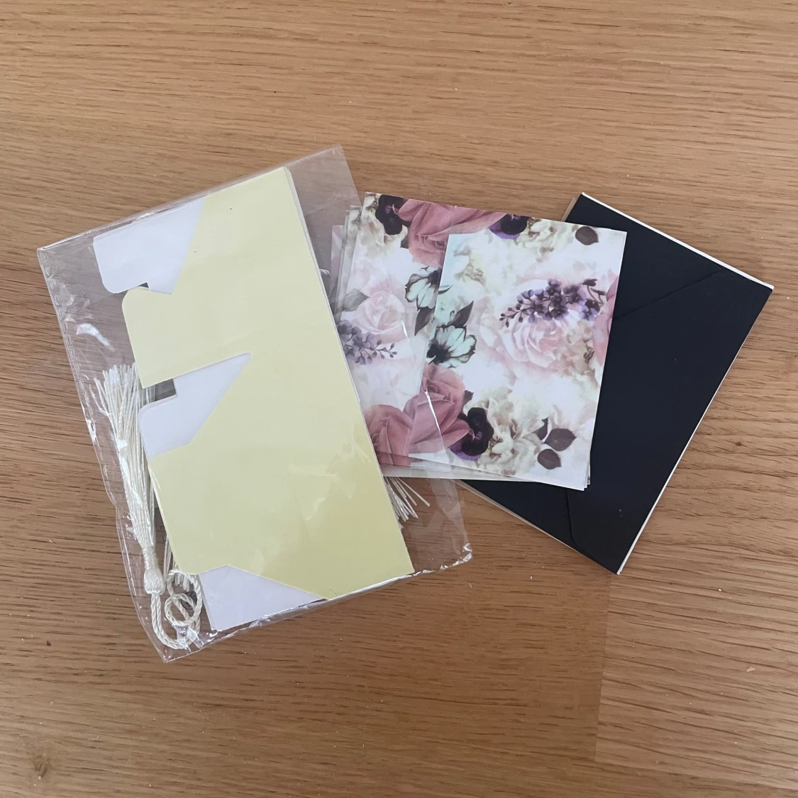 Presentsnöre/askar/kuvert - 1