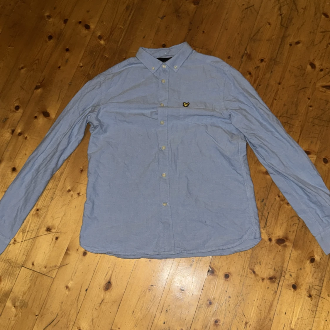 Ljusblå skjorta från Lyle & Scott