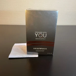 Emporio Armani parfym 100ml - Helt ny 100 ml parfym, kvitto finns, pris går o diskuteras Paketerpris går och fixa för köp av fler parfymer