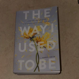 The Way I Used to Be - En New York Times-bästsäljare med ett vackert omslag som lockar unga läsare. Perfekt för dig som gillar starka berättelser om förändring och att hitta sig själv. En bok som passar dig som vill ha något gripande och tankeväckande.