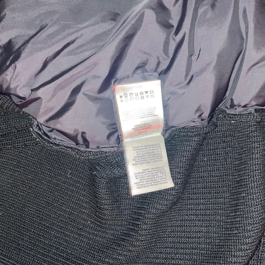 Svart Moncler pufferjacka med huva - 4