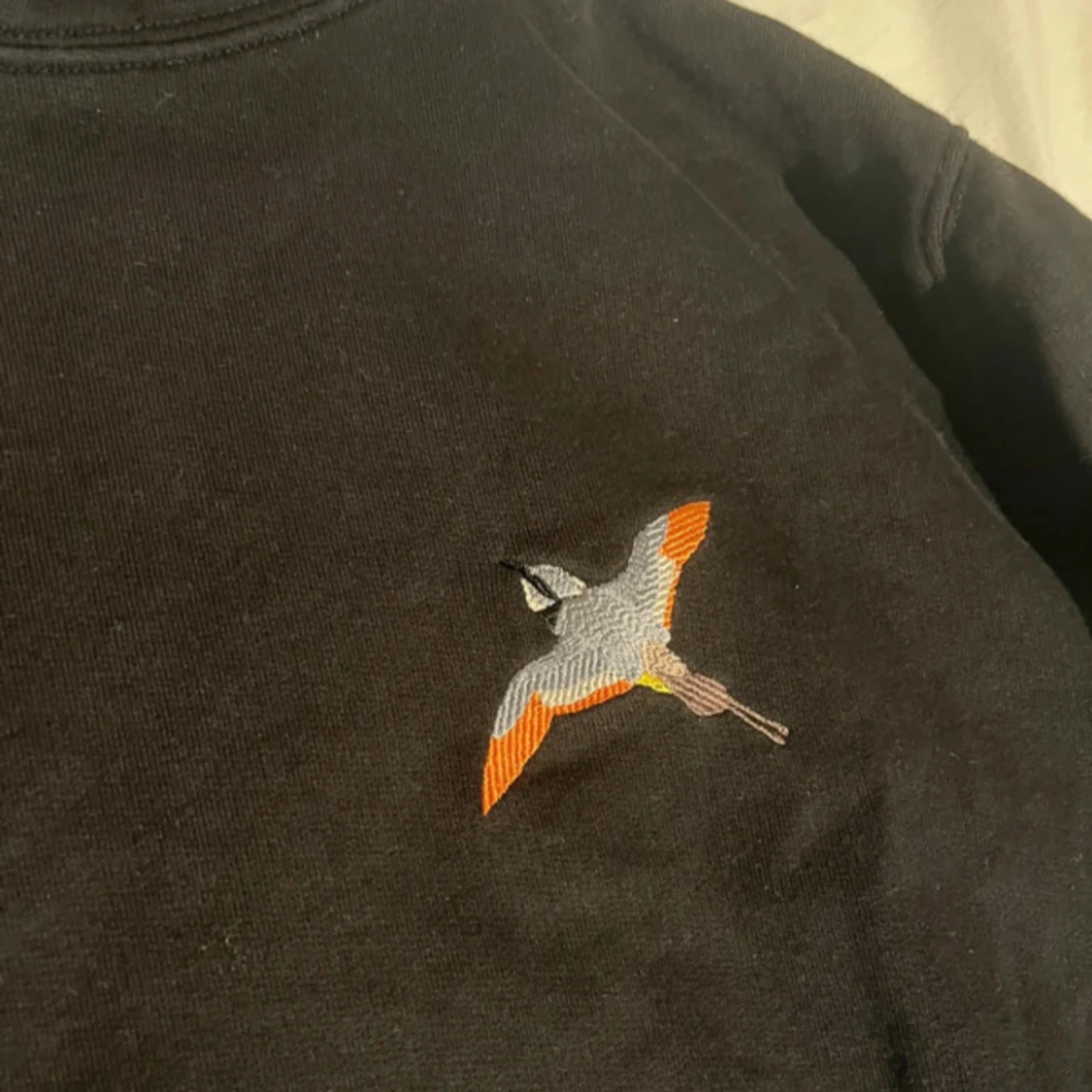 Svart hoodie Axel Arigato med broderad fågel - 1