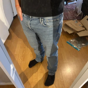 Jack and Jones jeans  - Säljer dessa Jack and Jones jeans modellen heter reguler Clark och passar någon som är 160 till 175. Skriv gärna vid funderingar och kom gärna med prisförslag🤝