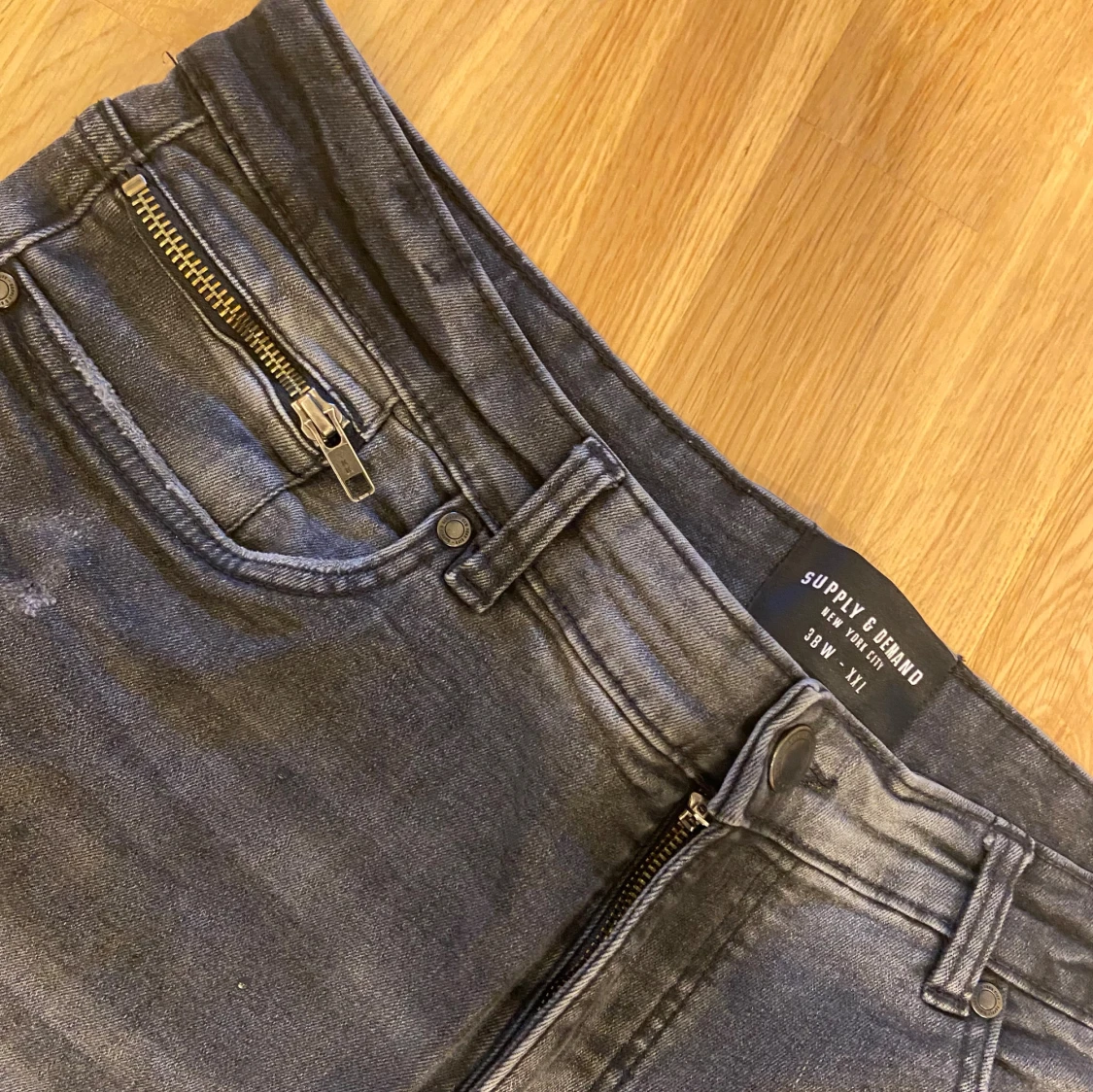 Supply & Demand svarta jeans med dragkedja - 1