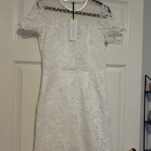 Ida Sjöstedt klänning  - Helt ny med prislappar. Nypris 1999;-. 