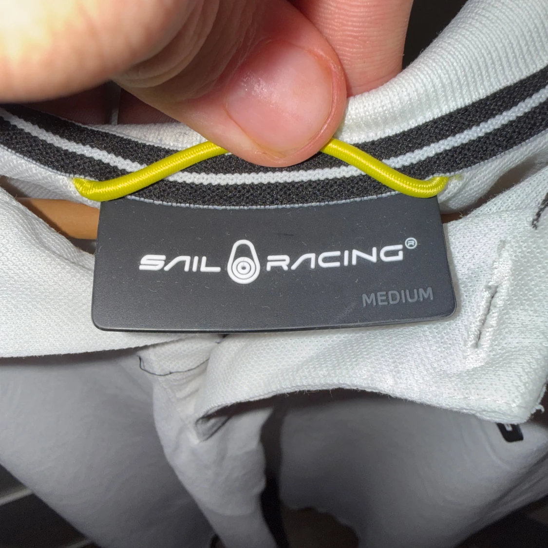 Vit Sail Racing piké med svarta detaljer - 2