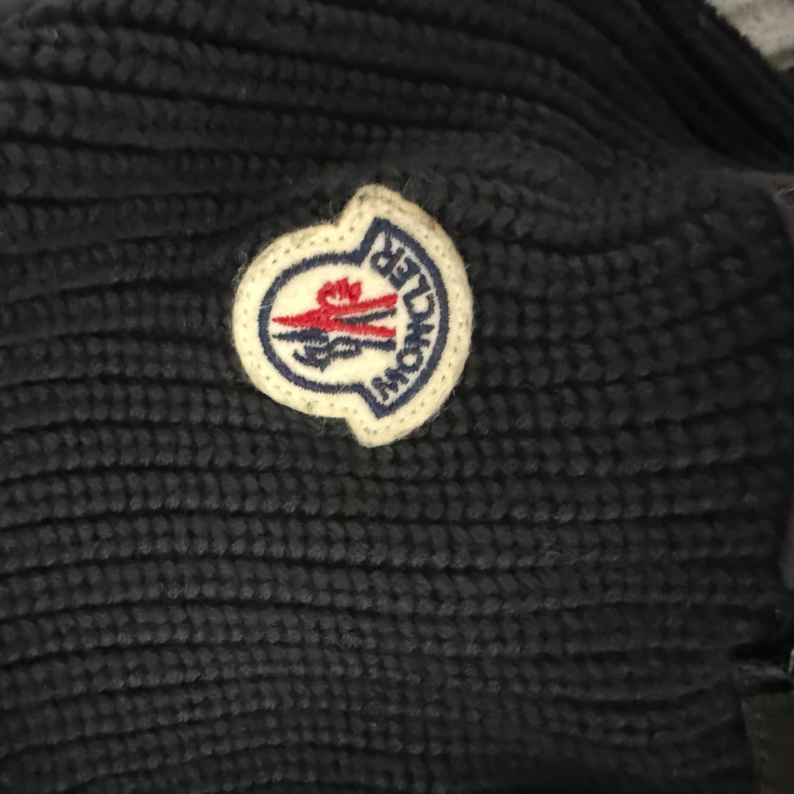 Svart pufferjacka från Moncler - 1