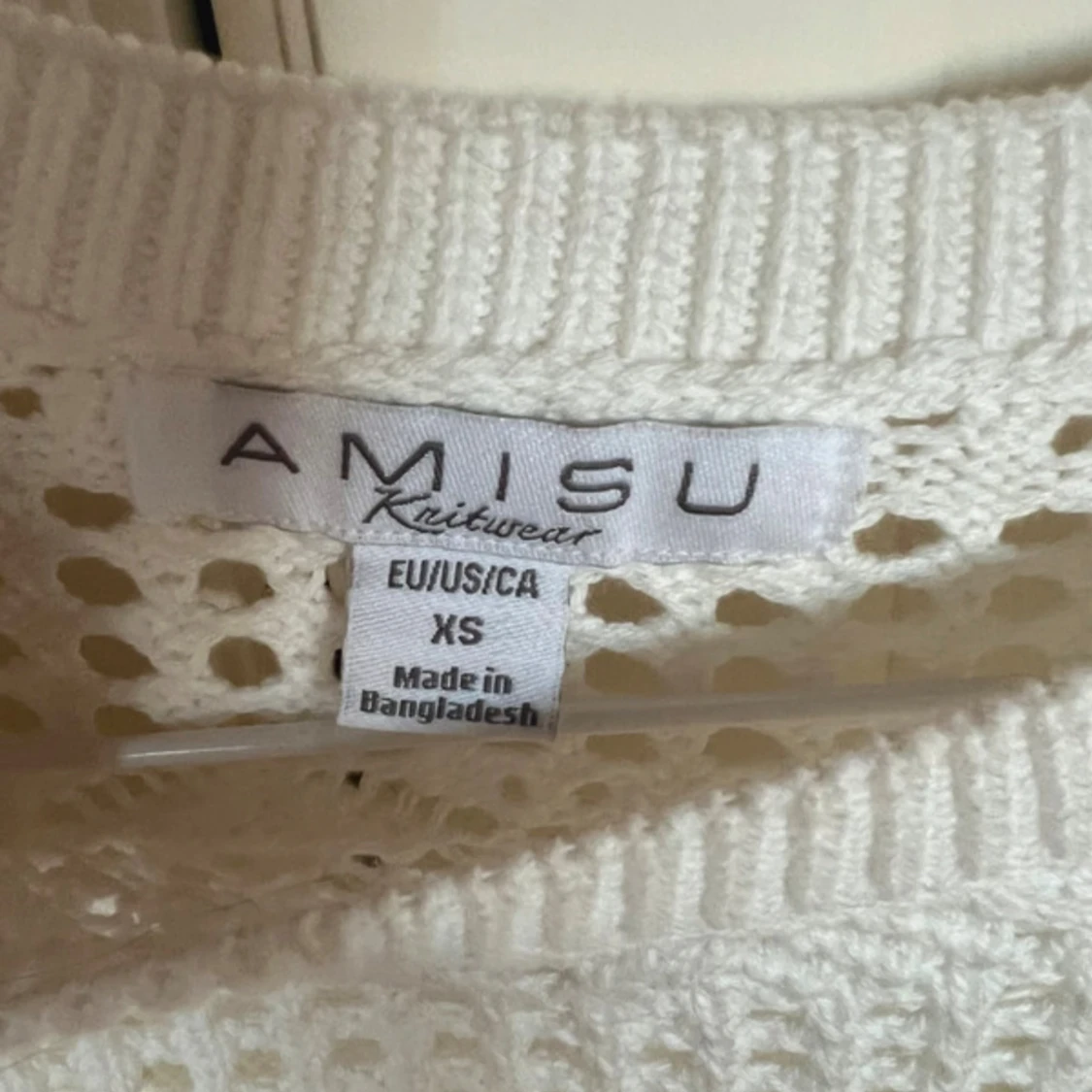 Vit stickad croppad tröja  - 2