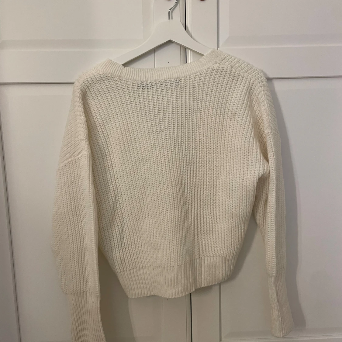 Vit stickad kofta - 2