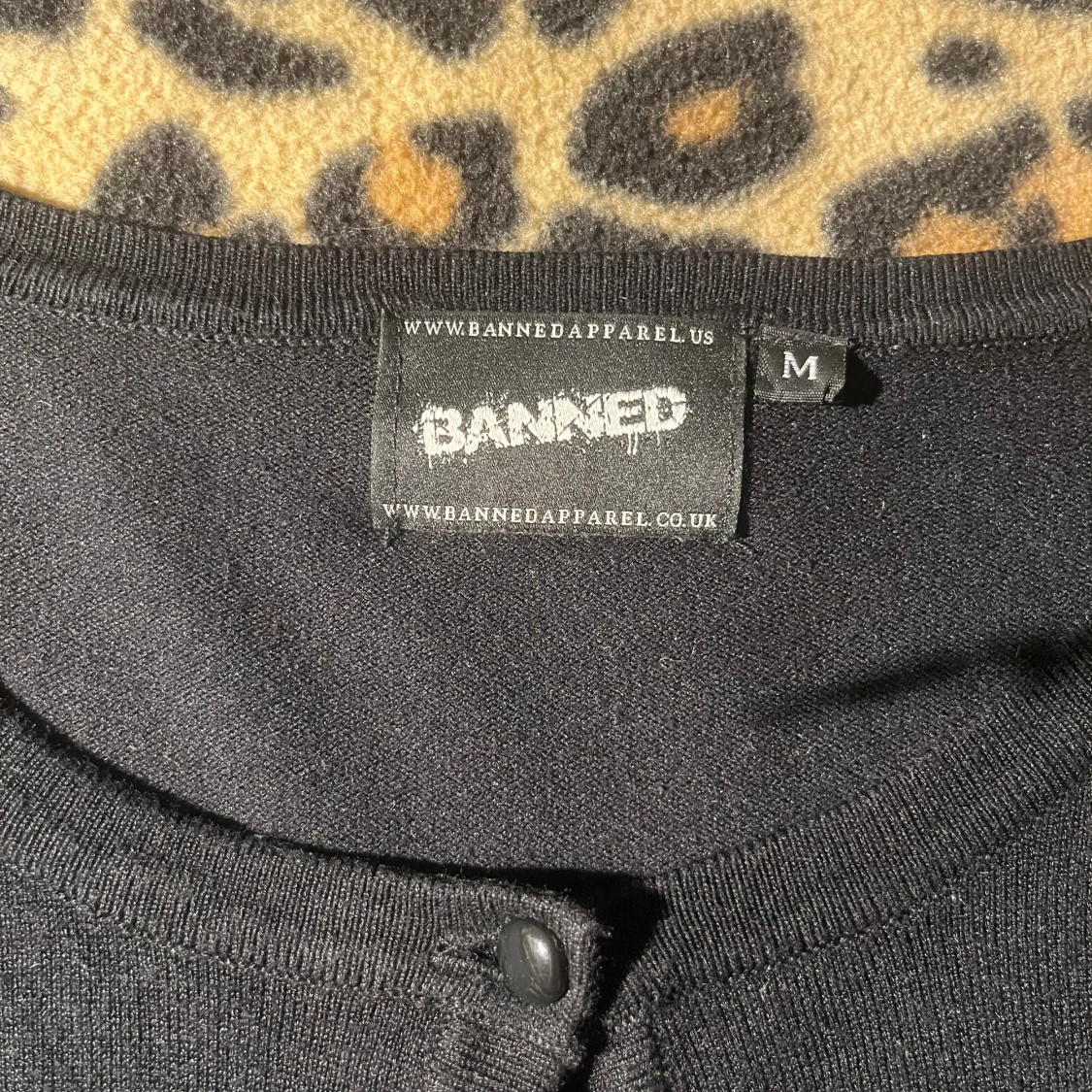 Svart kofta med egyptiskt mönster Banned - 2