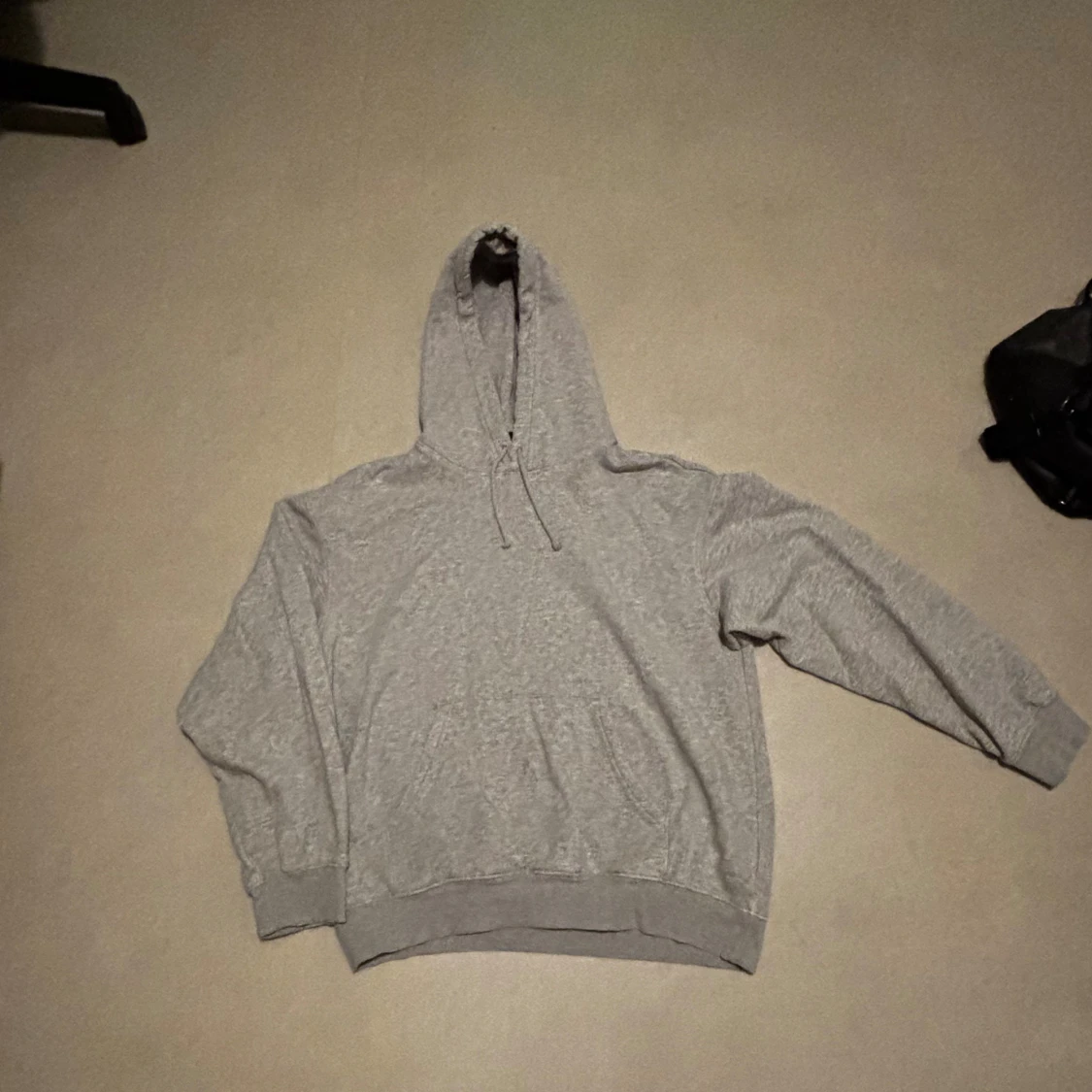 Grå hoodie från H&M, relaxed fit - 3