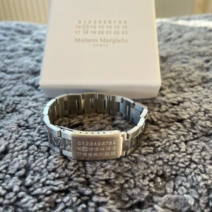 Maison Margiela Armband - Maison Margiela Armband - Nytt / endast testat - Storlek S / 18cm - Skickas Snabbt