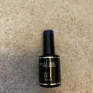 Blått gellack - Gellack som är oanvänt!