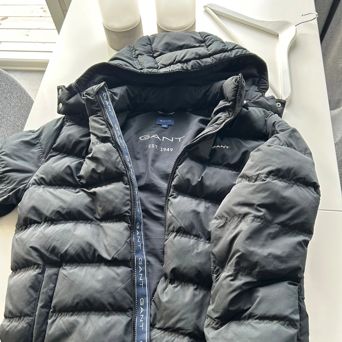 Svart pufferjacka från GANT - 2