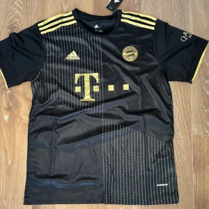 Bayern munchen fotbolls tröja  - Fet fotbollströja 