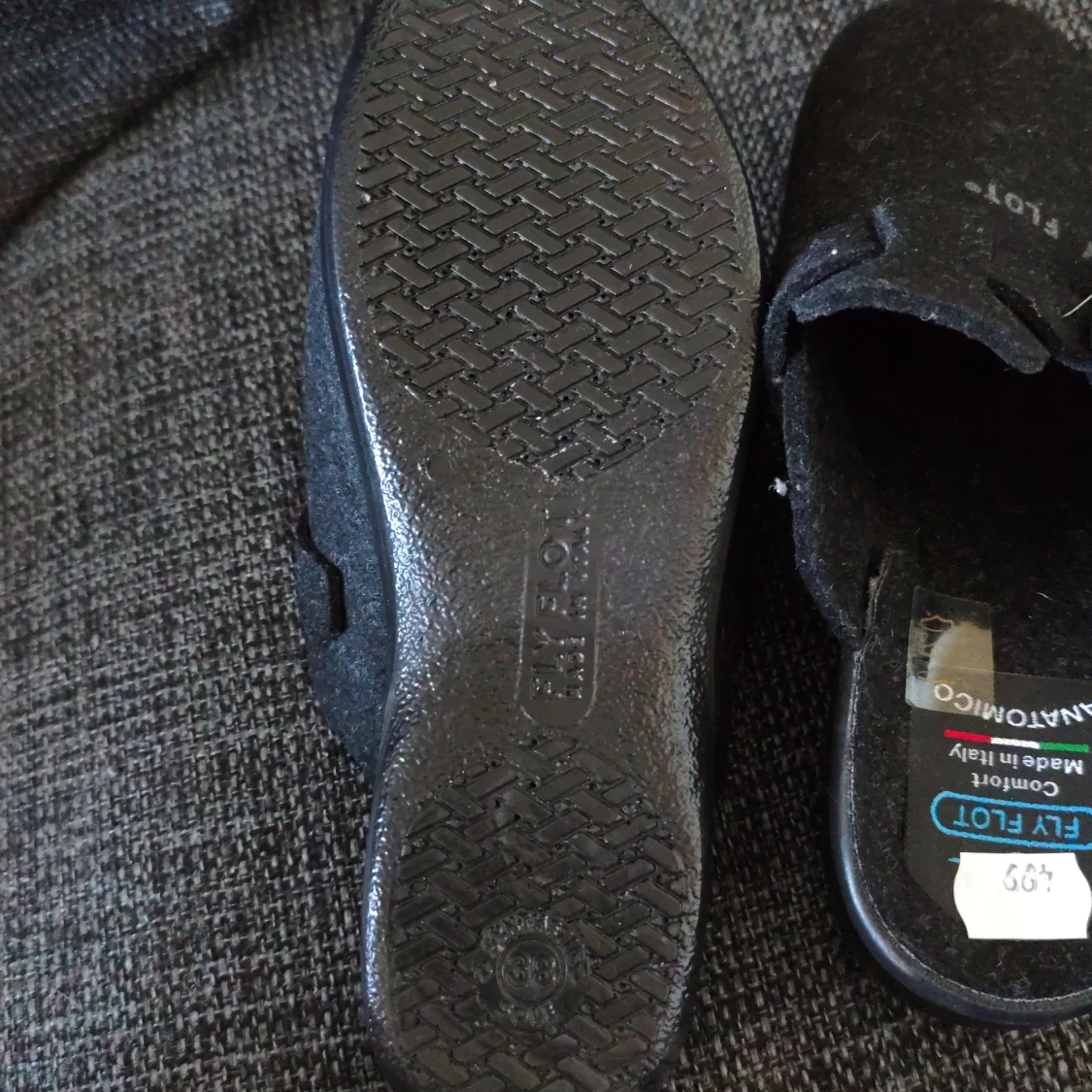 Svarta tofflor från Fly Flot - 2