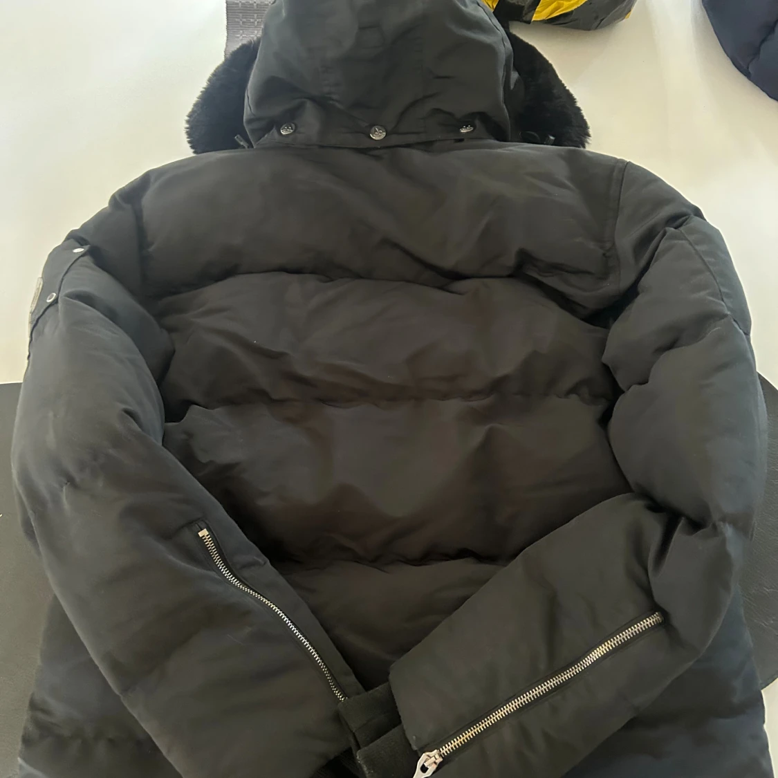 Svart dunjacka från Moose Knuckles - 3