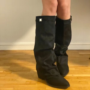 Boots  - Superfina boots i st 40, perfekt för höst 🍂 aldrig använda💕