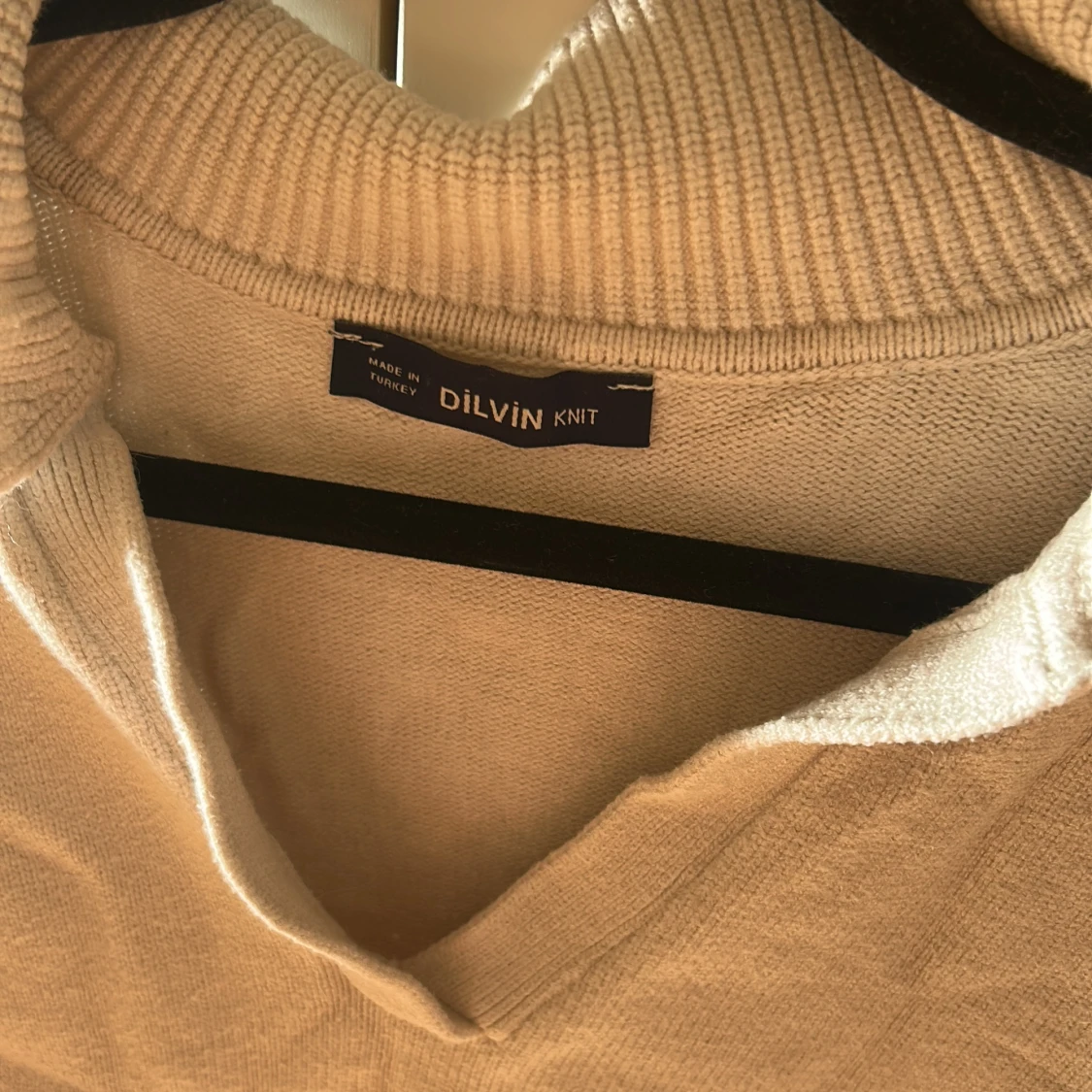 Beige stickad tröja från Dilvin - 2
