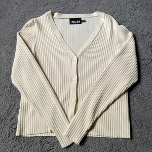 Tröja  - Ny tröja/kofta!